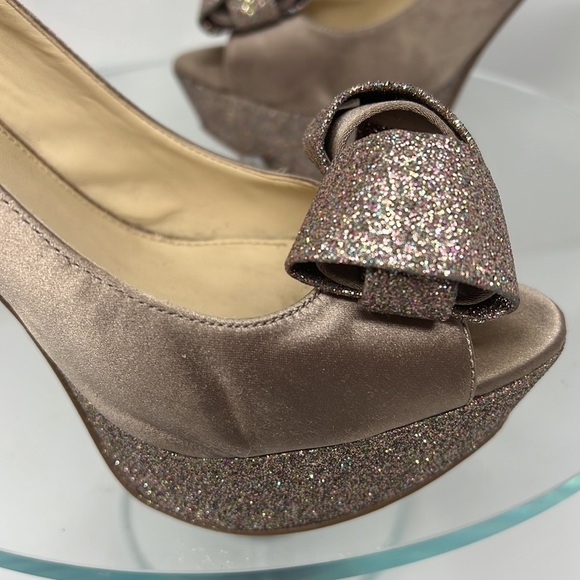 Enzo Angiolini Sz 8.5M Taupe Beige Satin and Glitter Peep Toe Stiletto Heels - Picture 8 of 11